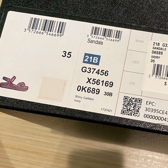 🆕 CHANEL Ivory CC Logo Quilted Wedge Dad Sandals Rare Gold Hardware - Picture 11 of 16